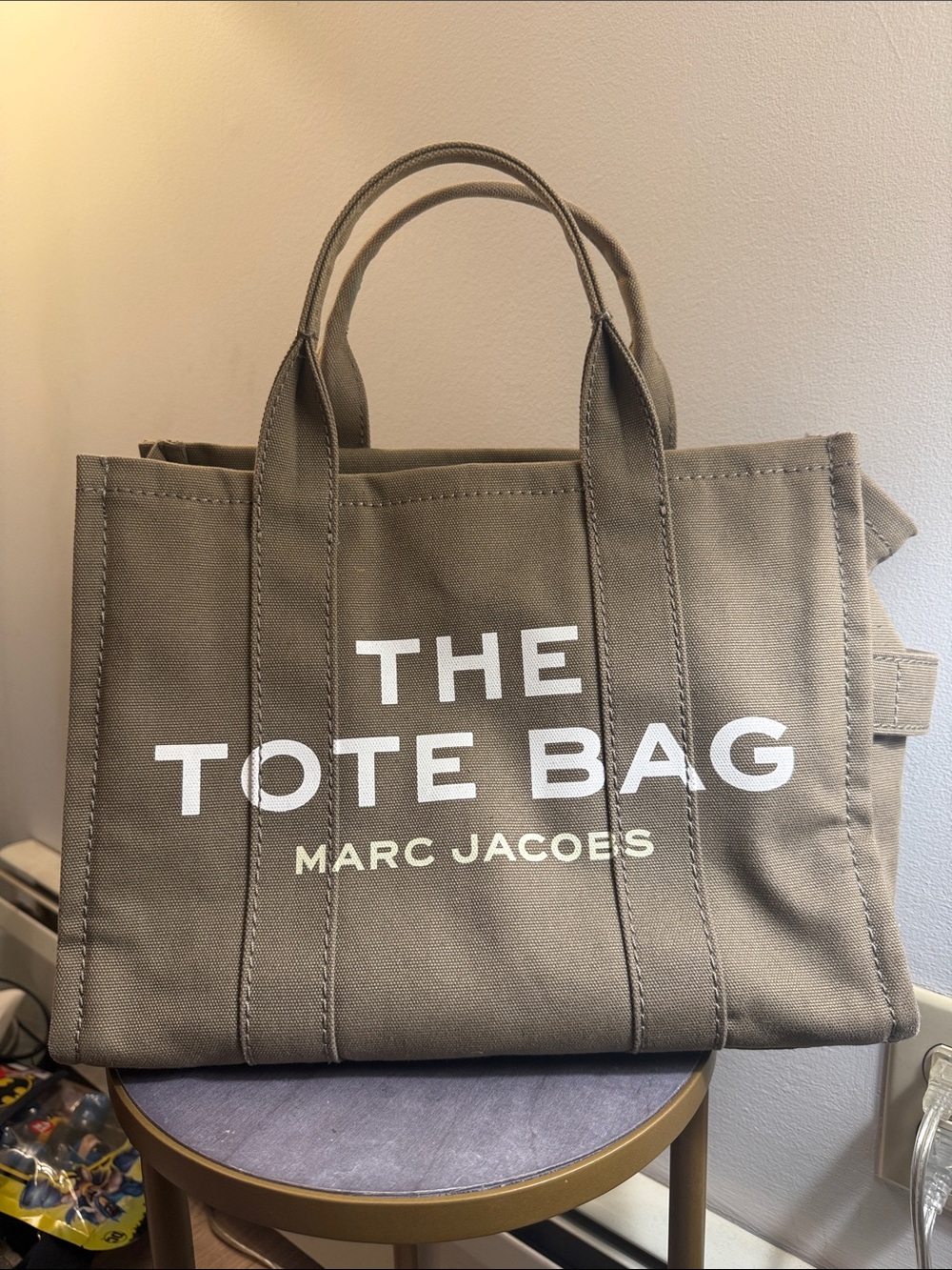 Marc Jacobs Medium The Tote Bag- no strap